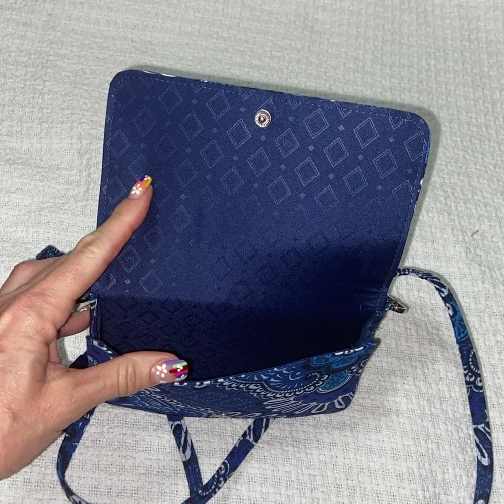 Like new Vera Bradley floral 3-in-1 Crossbody